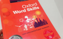 先生おススメの本を購入：使える単語を増やすために。Oxford Word Skills Intermediate(中級)